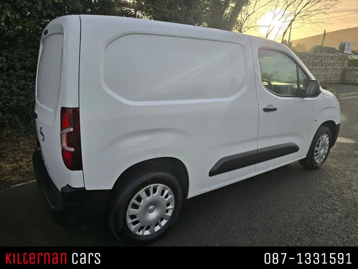 Opel Combo L1H1-1.5 100PS DIESEL 6SPEED MANUAL MY2 - Image 4