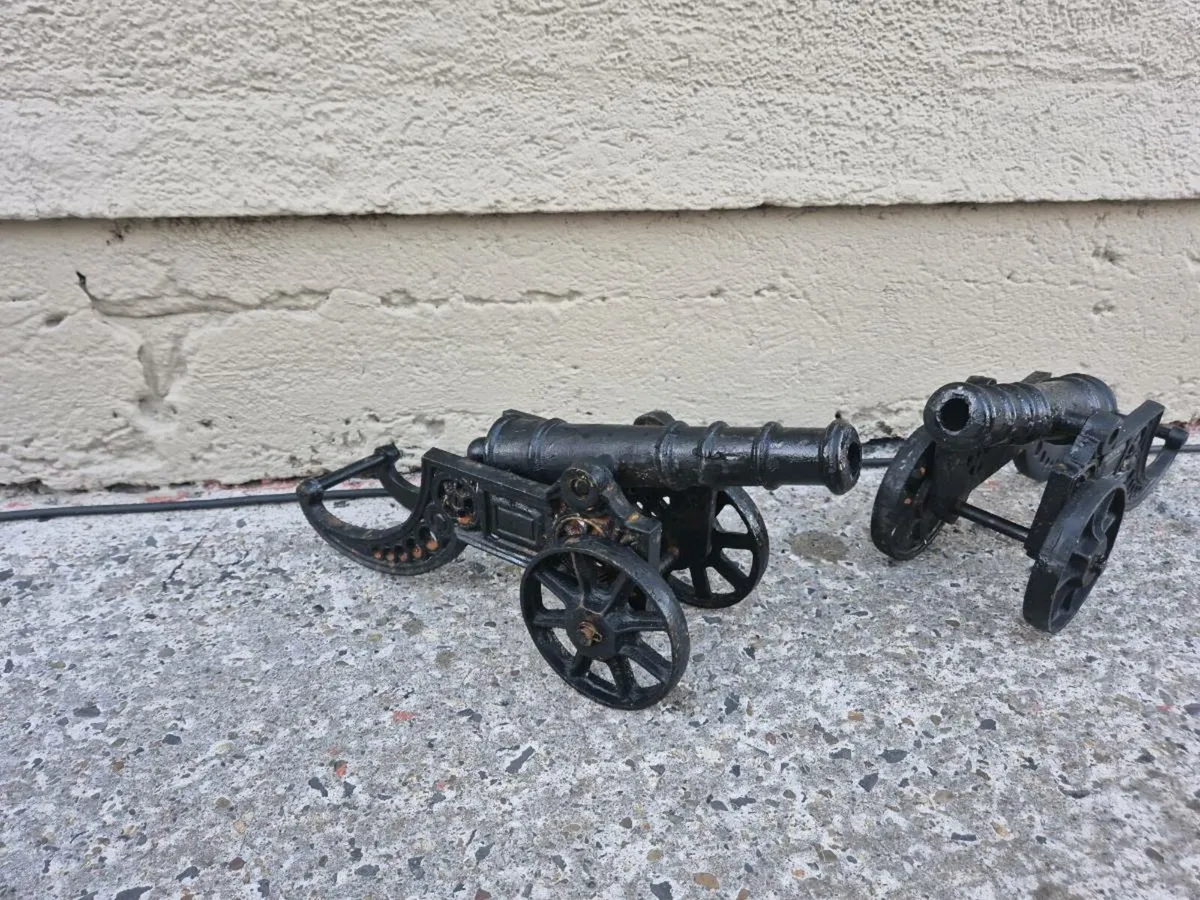 Cast iron cannons - Image 3