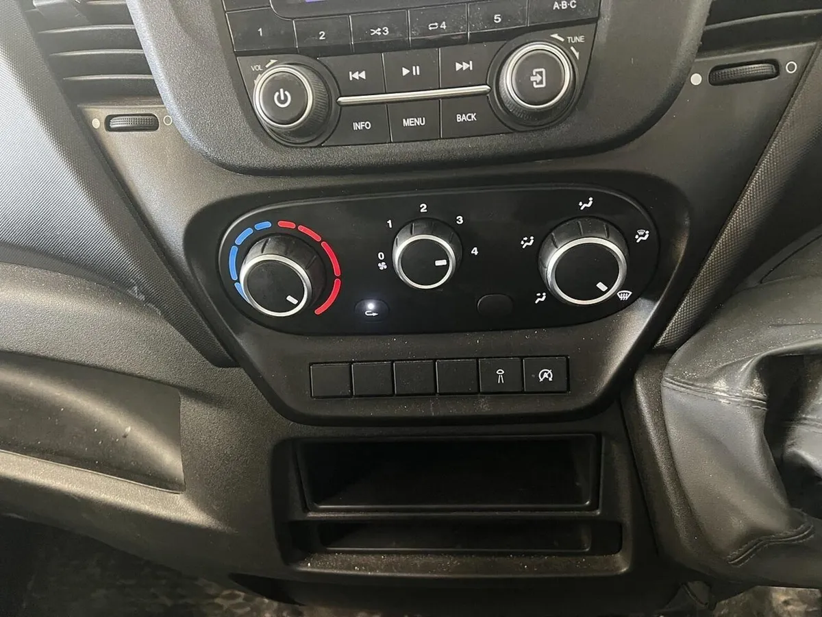 Iveco Daily D HPI 14V 35C 3750 2.3 2dr Dropside - Image 2