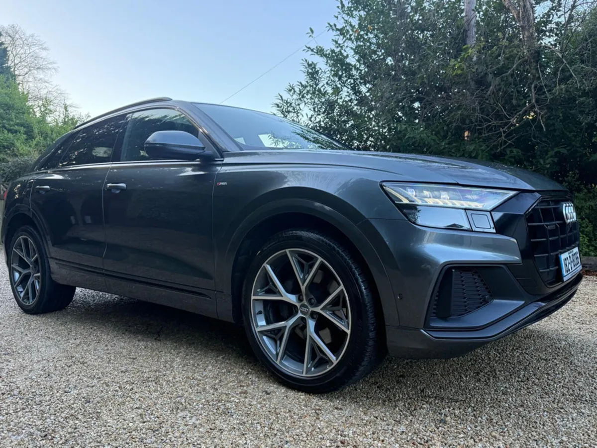 Audi Q8 3.0 TDI 286HP QUATTRO S LINE BLACK EDITION - Image 2