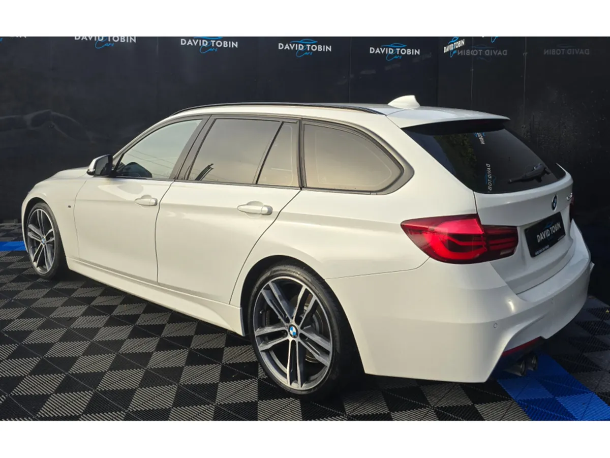 BMW 3-Series 320D TOURER MSPORT SHADOW EDITION - Image 4