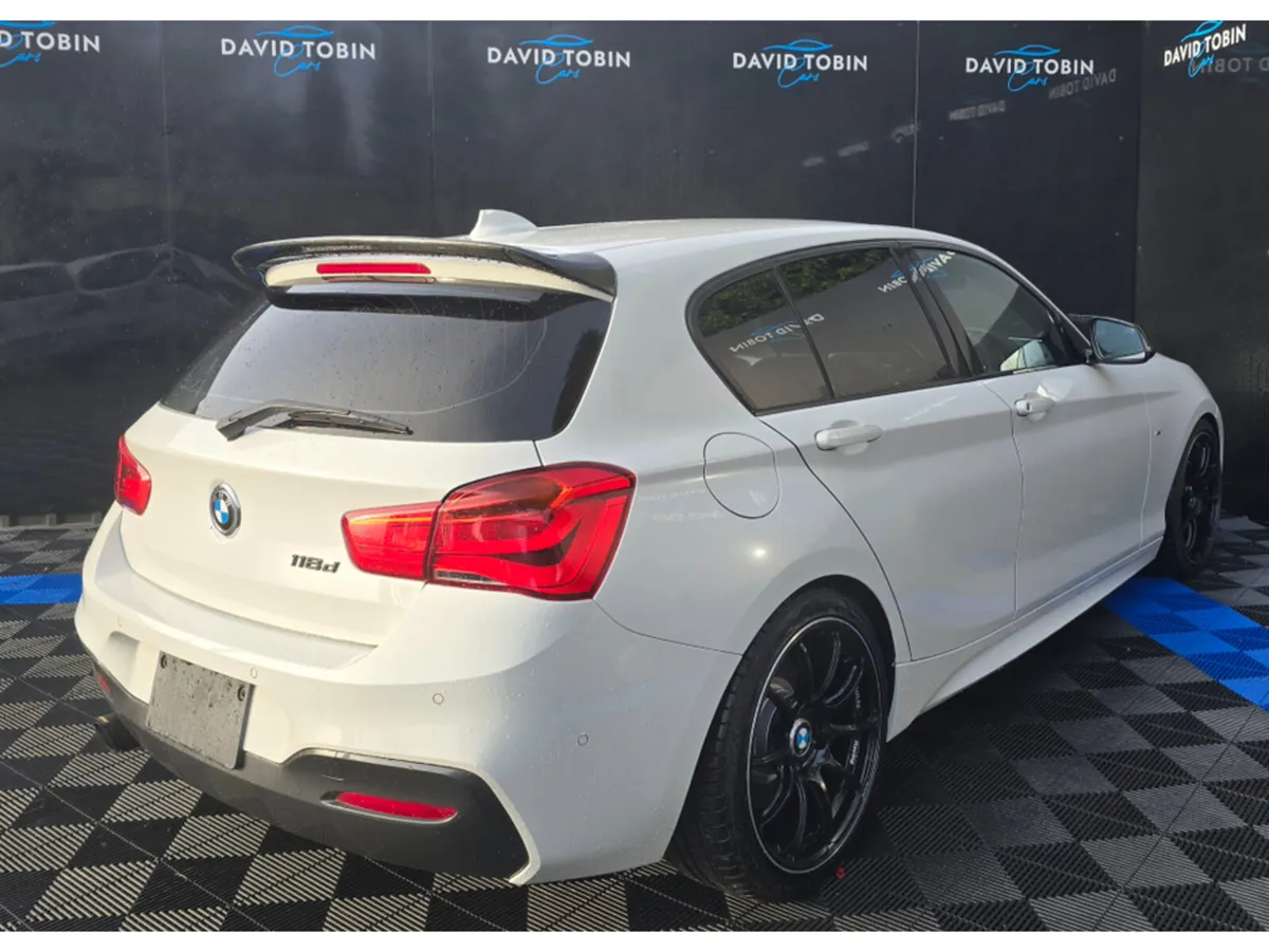 BMW 1-Series 118D MSPORT AUTO SHADOW EDITION - Image 3