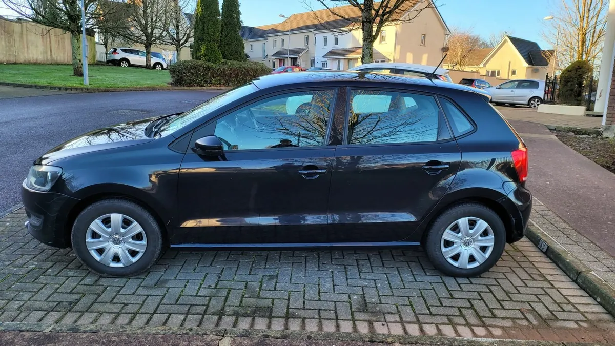 Volkswagen Polo 2010 - Image 2