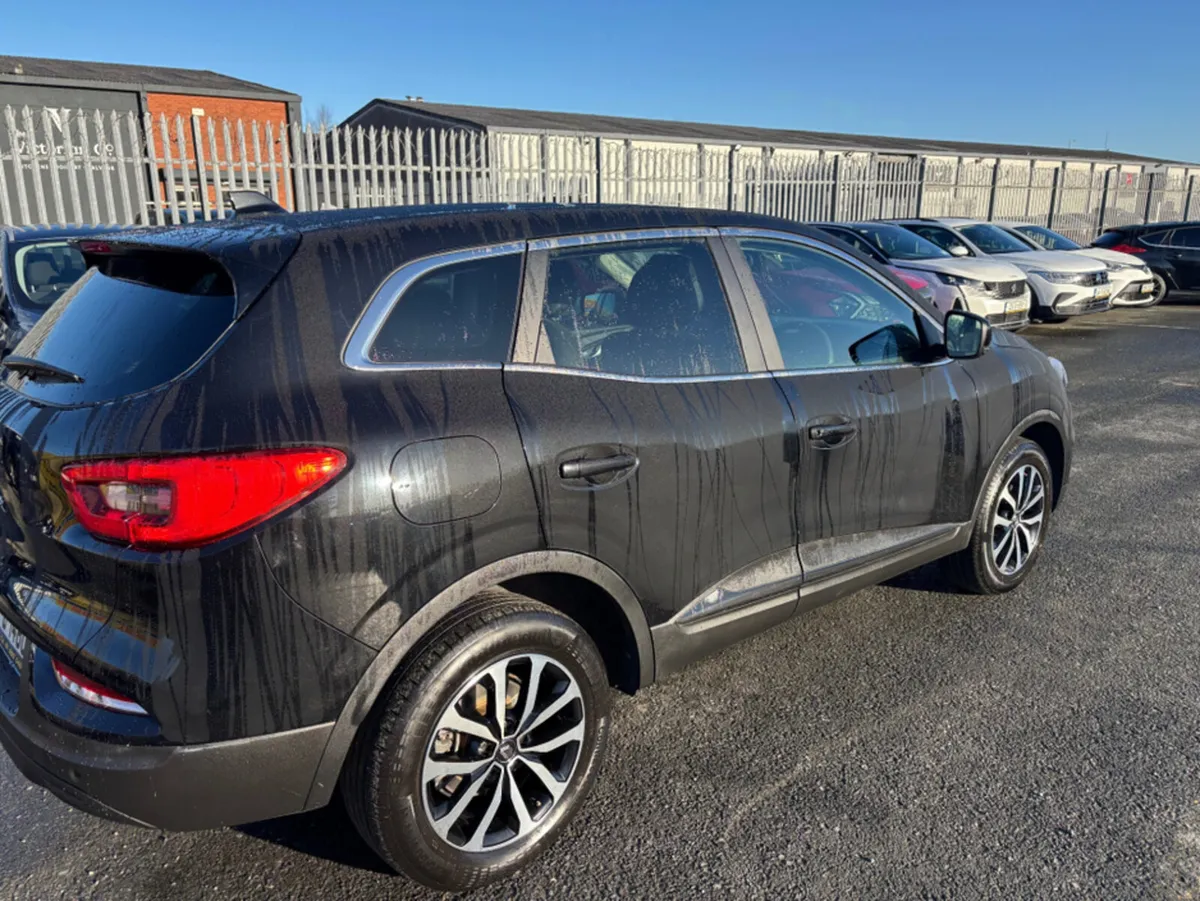 Renault Kadjar EQUILIBRE TCE 140 AUTO EDC MY2 Fina - Image 3