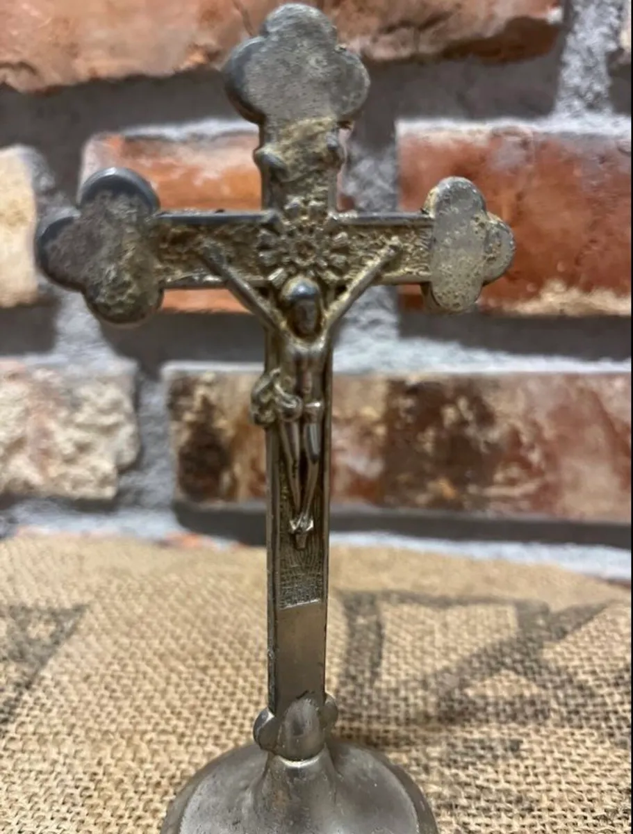 Vintage Hoły cross - Image 1