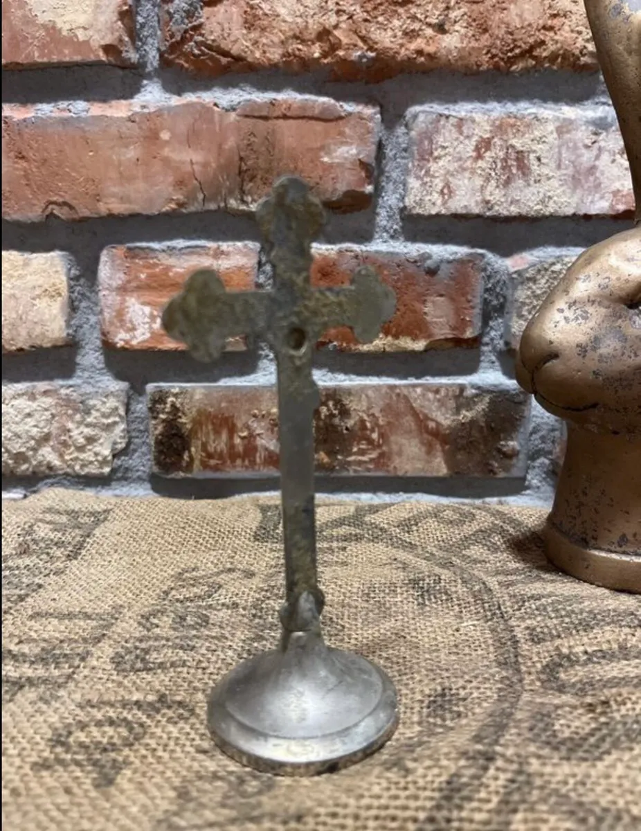 Vintage Hoły cross - Image 4