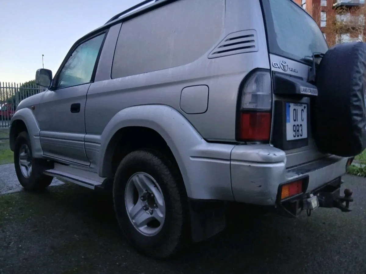 Toyota Land Cruiser 4250 - Image 3