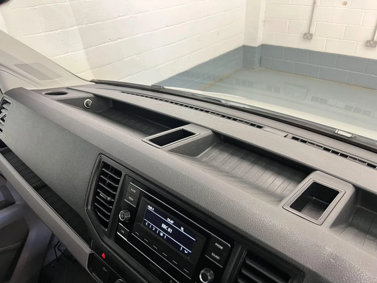 Volkswagen Crafter 2.0 TDI CR35 Startline Dropside - Image 3