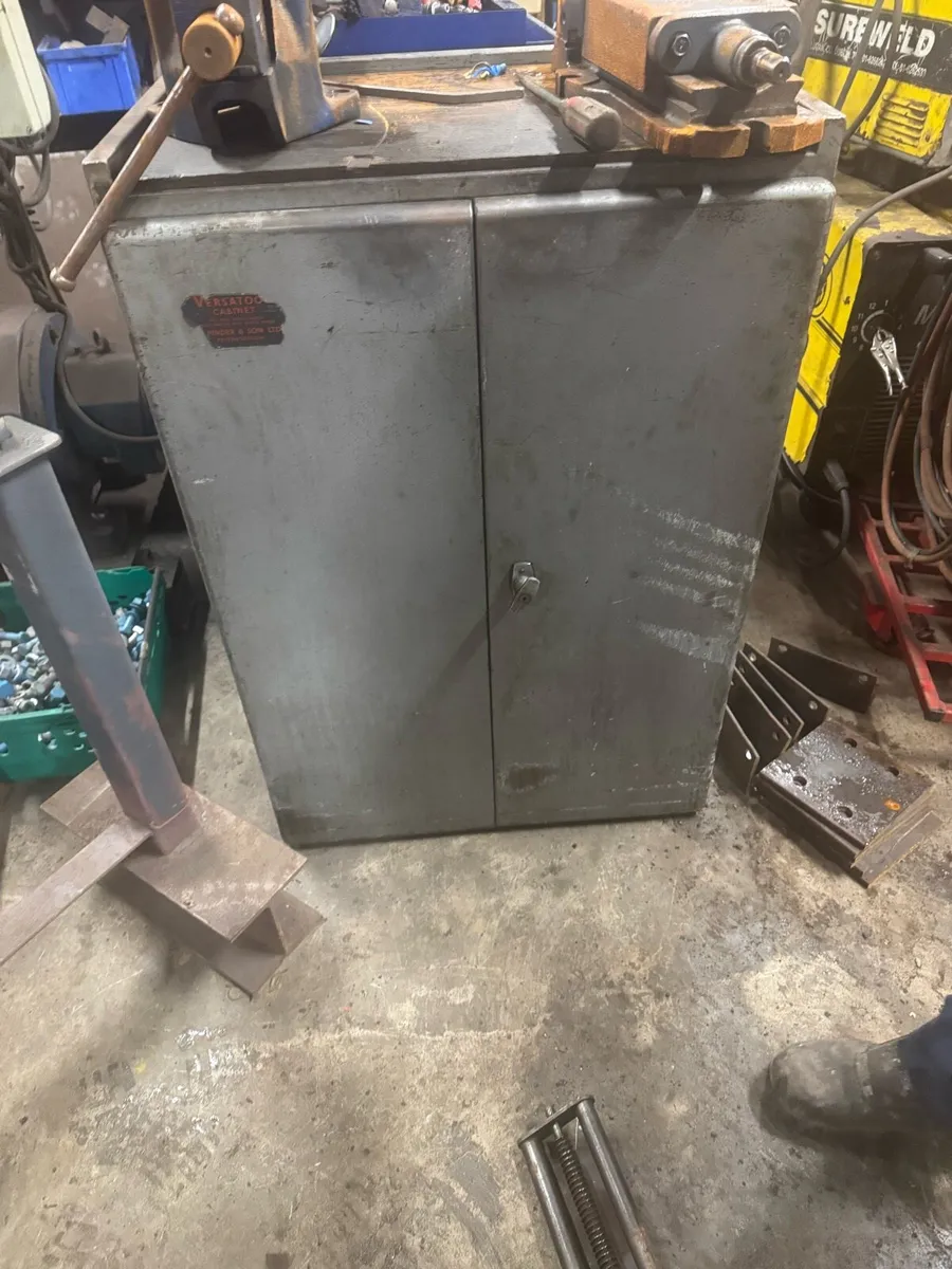 Engineering machinery - Image 1