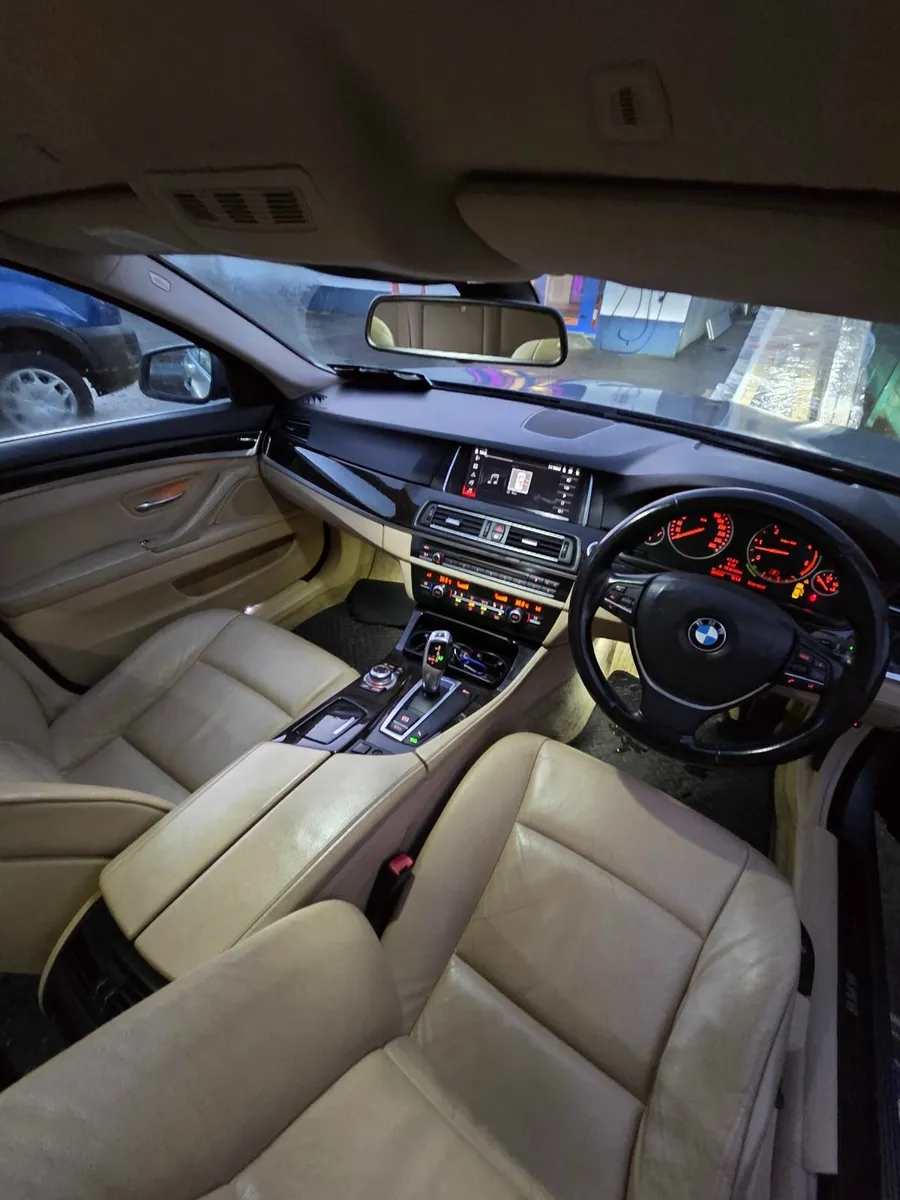 BMW 5-Series 2010 530d - Image 3