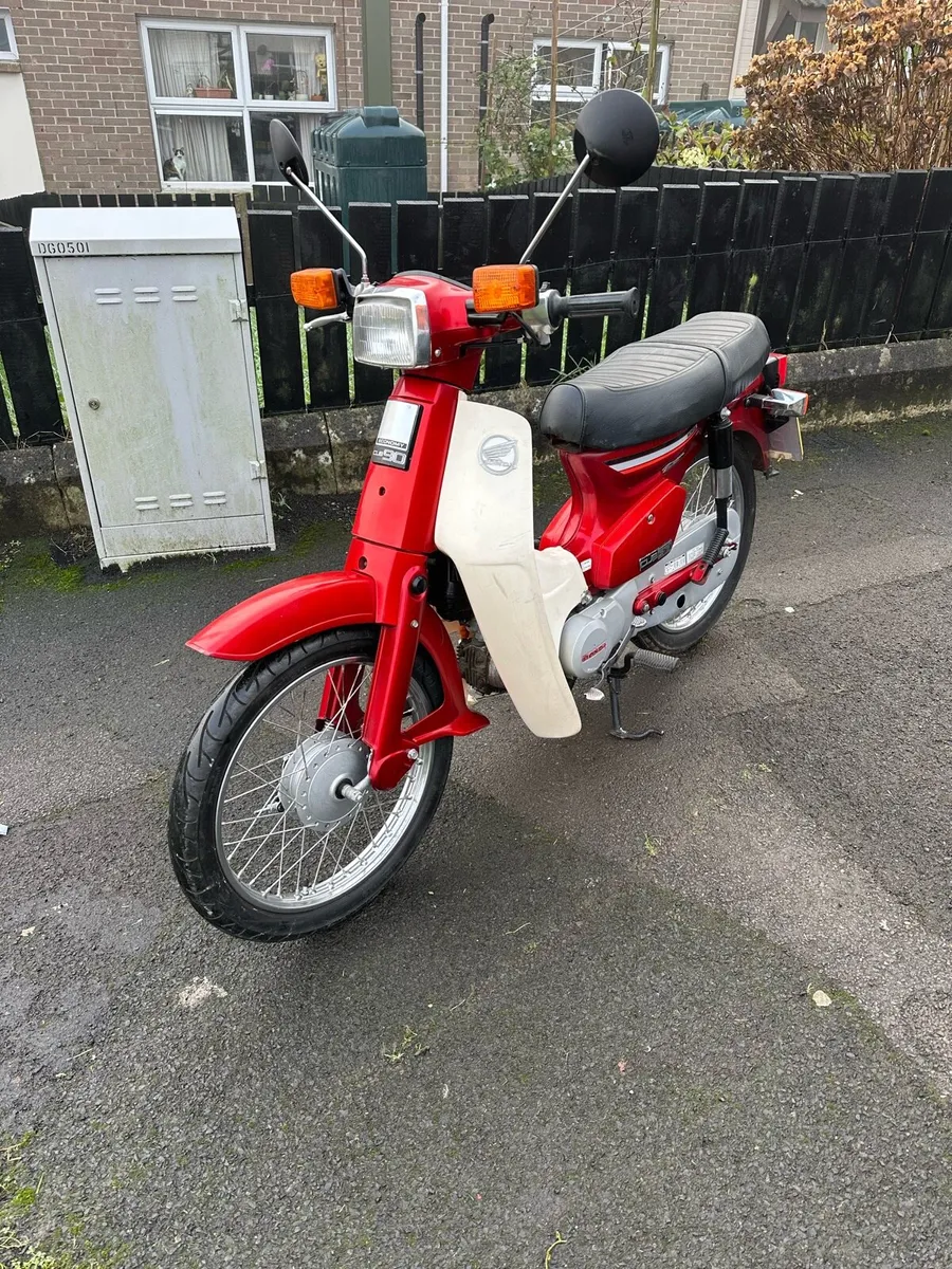 1996 Honda C90 Cub - Image 2