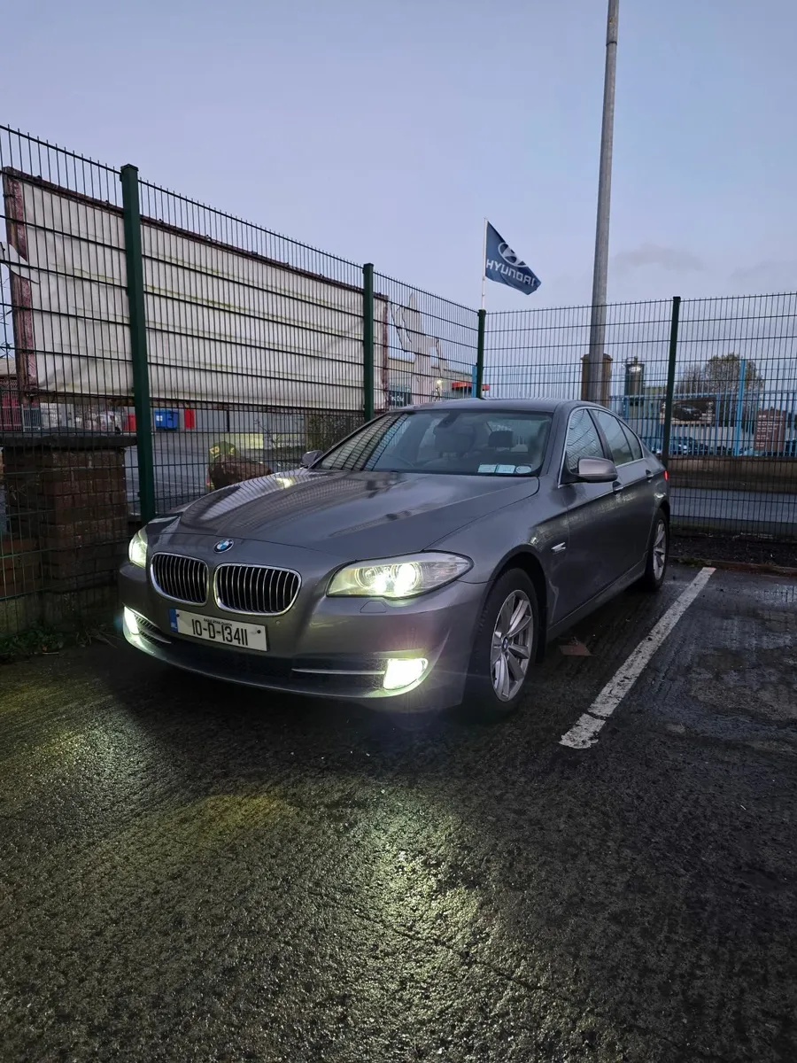 BMW 5-Series 2010 530d - Image 1