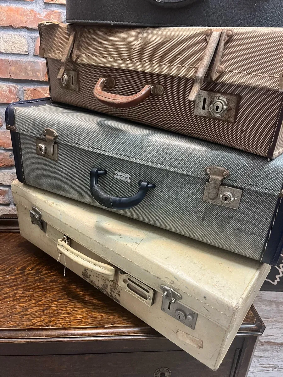 Vintage suitcase - Image 2