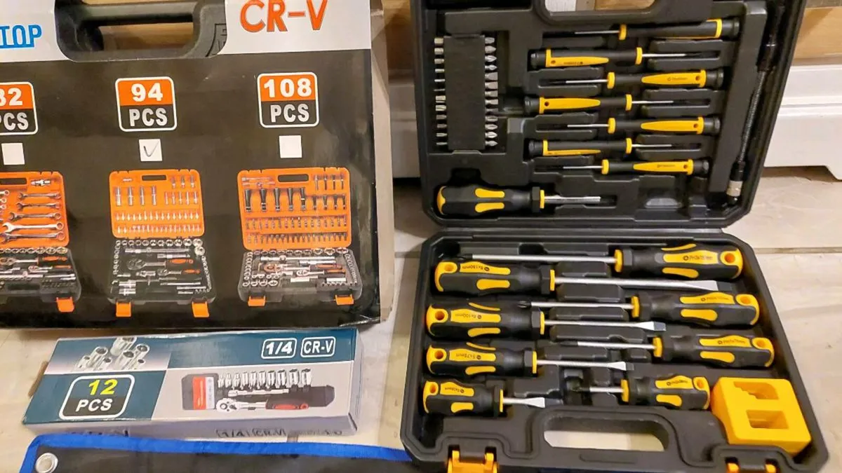 4 Tool Sets Ideal Christmas present - Image 2