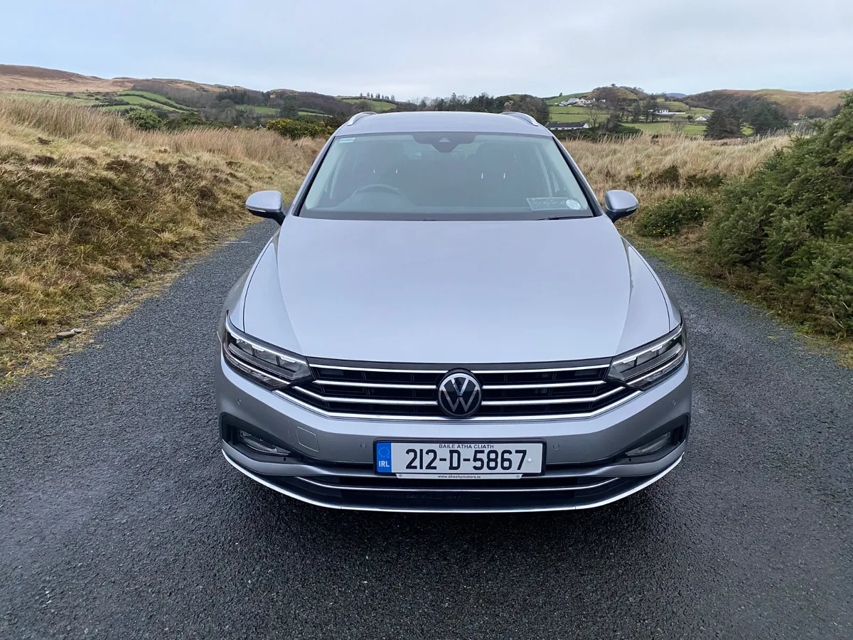 Volkswagen Passat 2021 - Image 1