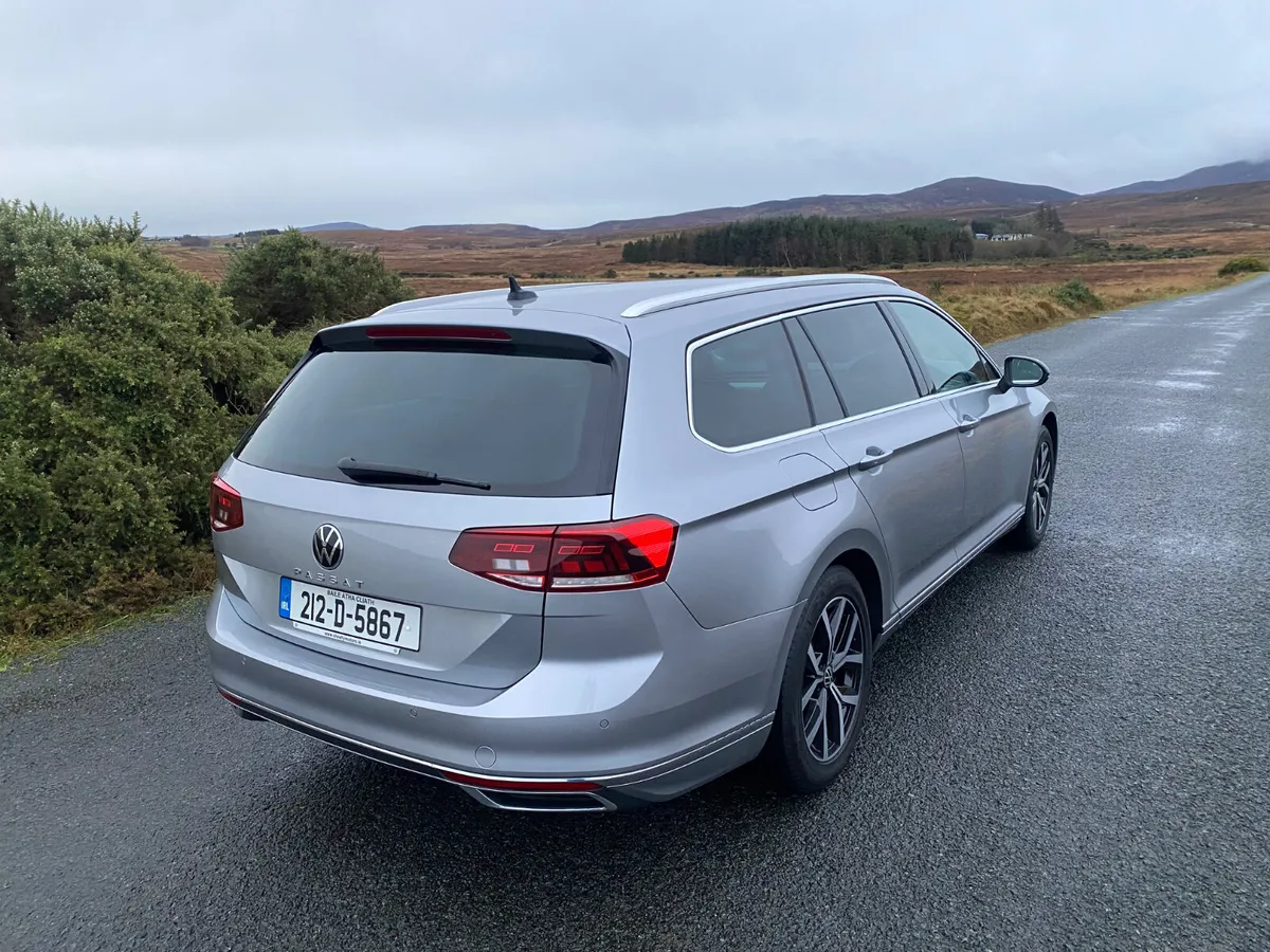 Volkswagen Passat 2021 - Image 4