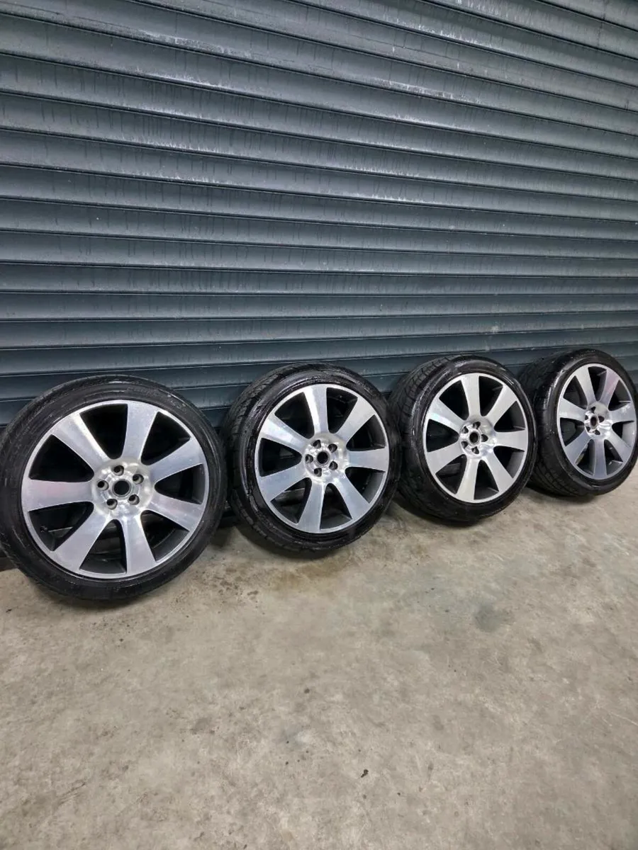 Genuine Range rover wheels - Image 1
