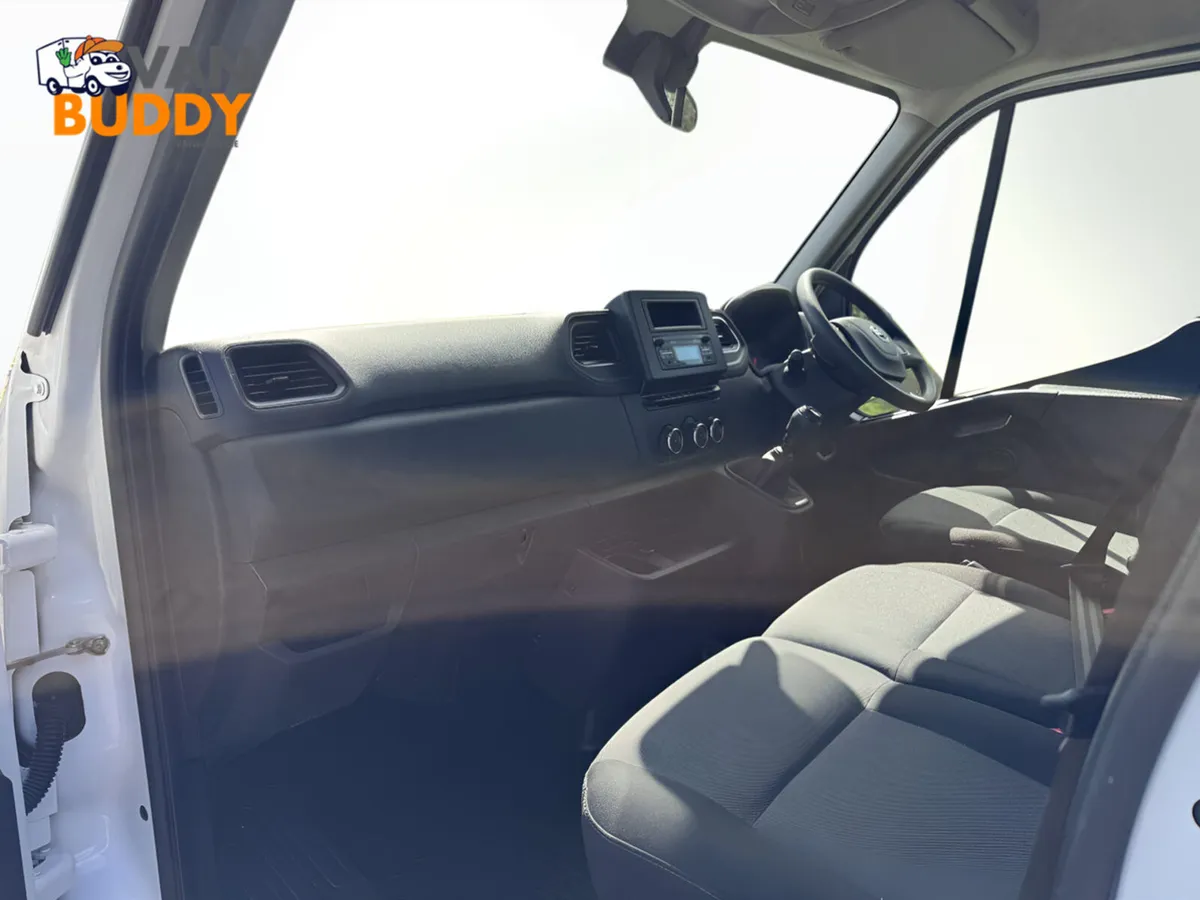 Nissan Interstar 2.3Dci Teckna 3.5t Dropside - Image 4