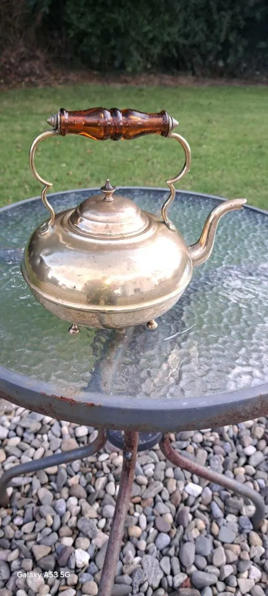 Old kettle - Image 2