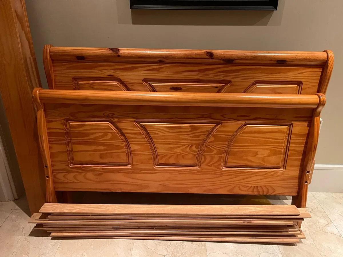 Beautiful 4 Ft 6” Solid Wooden Pine Double Bed - Image 3