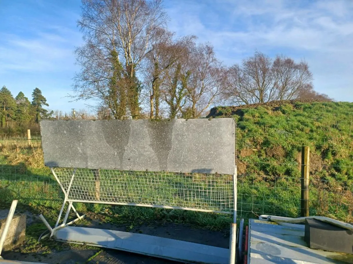 Sheep Hay feeder ,new - Image 2