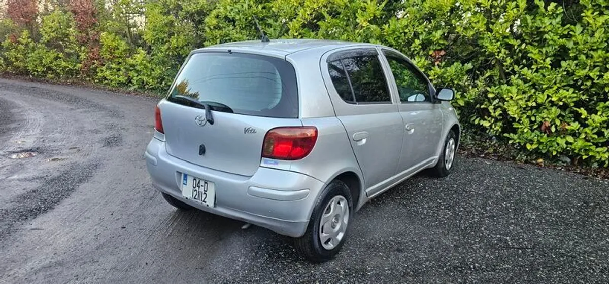 2004 Toyota Yaris vitz automatic - Image 3