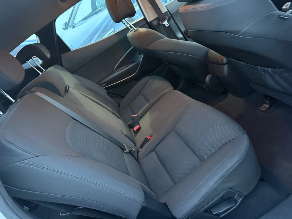 HYUNDAI SANTA FEE 7 SEATER - Image 2