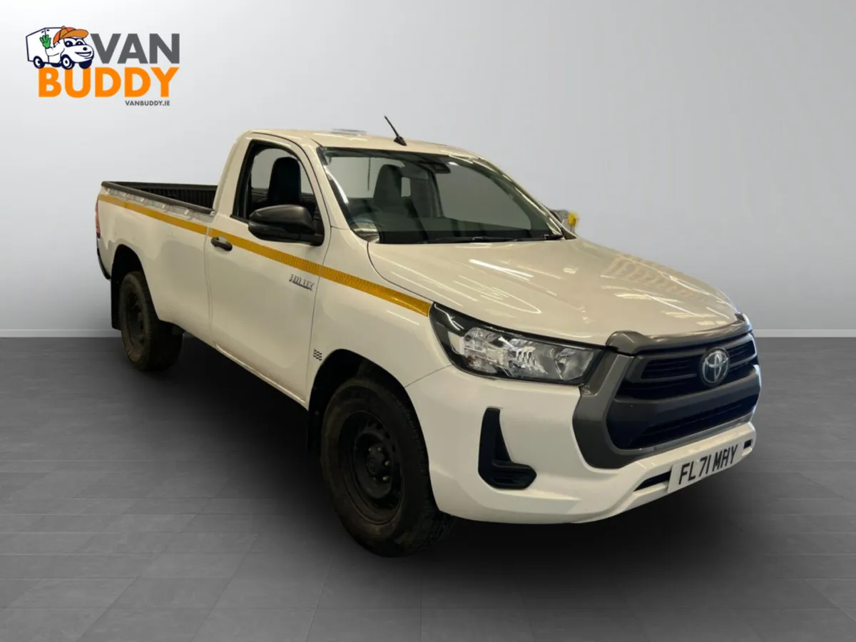 Toyota Hilux 2.4 D-4D Active 4WD Euro 6 Pickup Van - Image 2