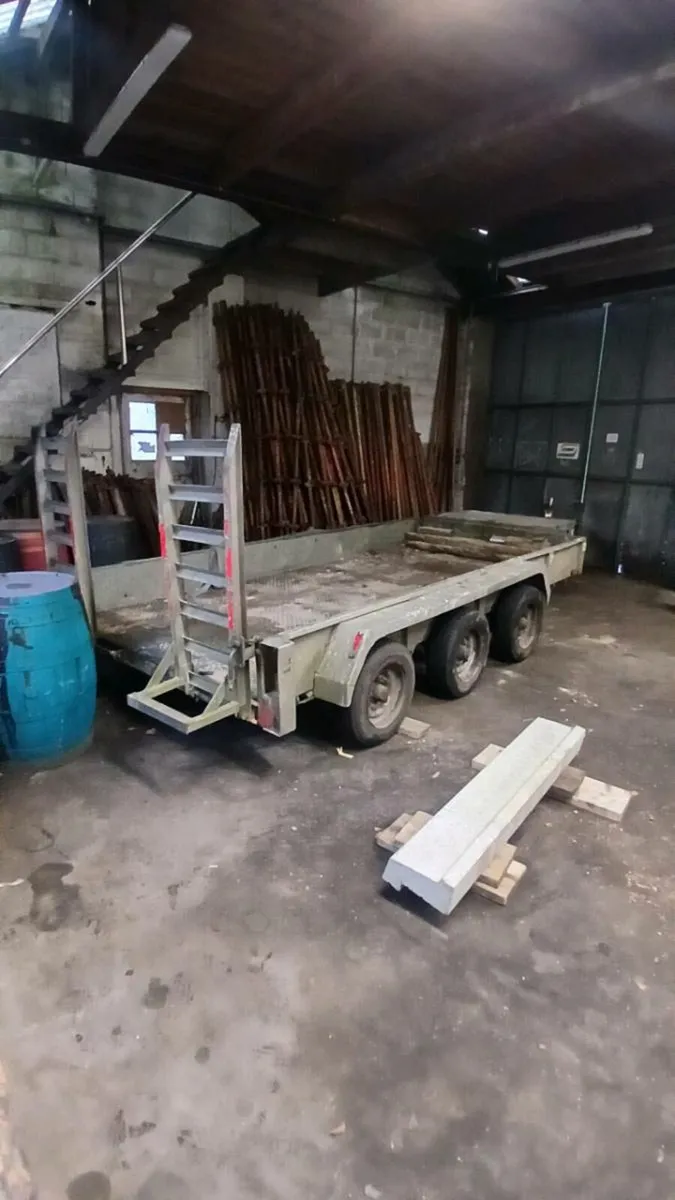 Predator tri axle plant trailer - Image 2