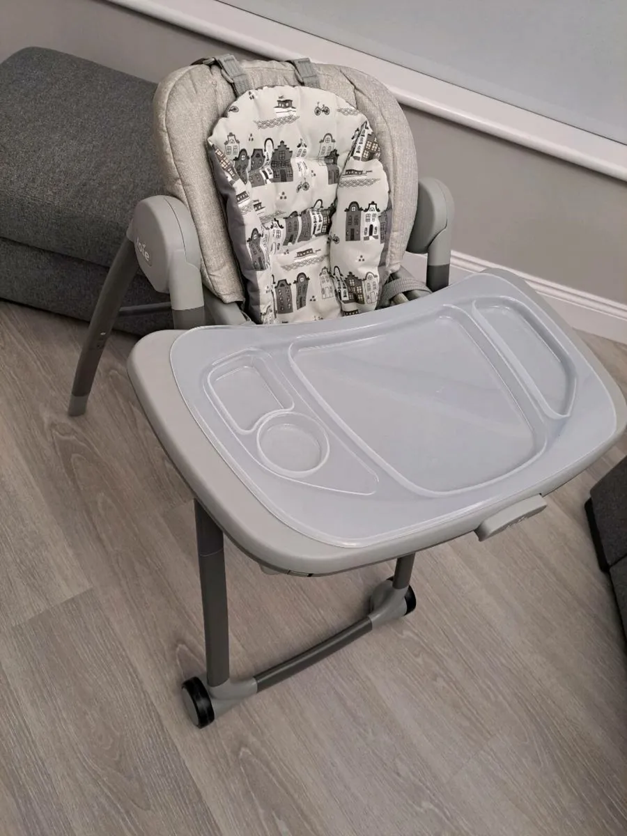 High chair - Image 1