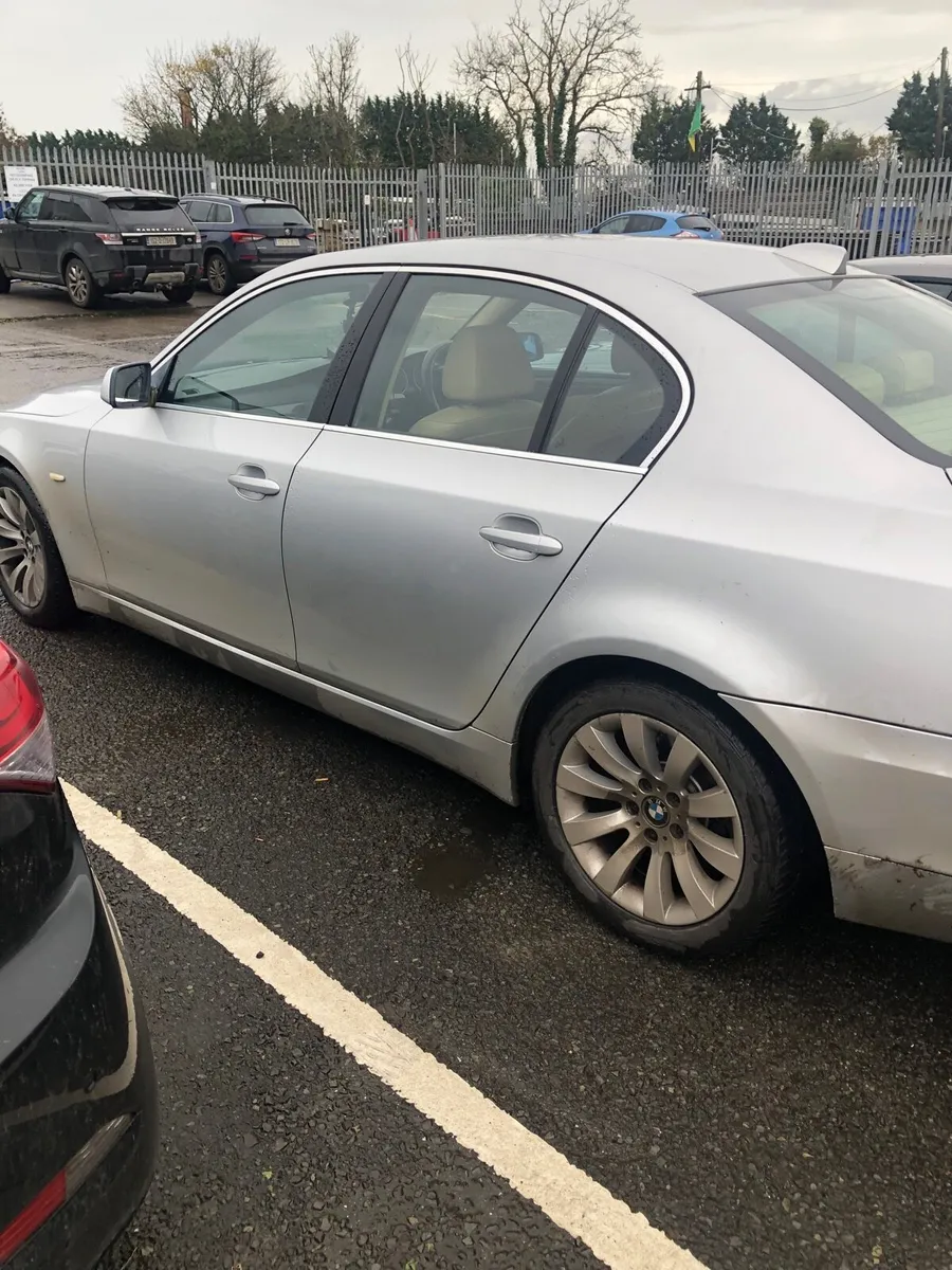 BMW520 D SE - Image 2