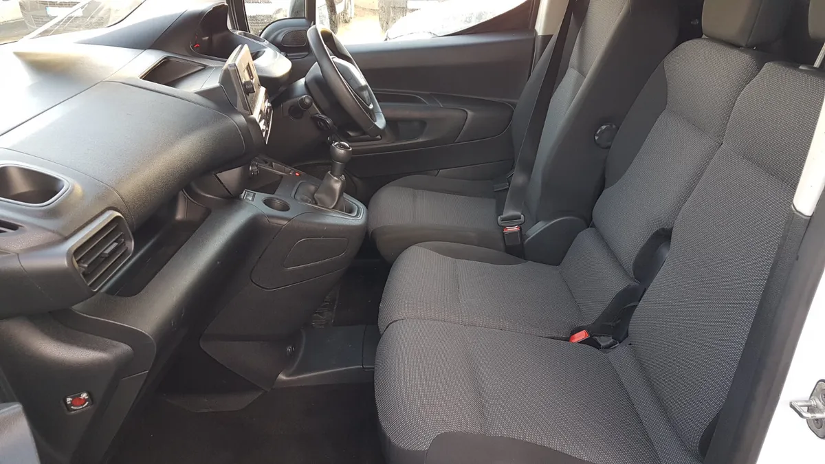 Peugeot Partner 2021 AS NEW VAT INVOICE - Image 4