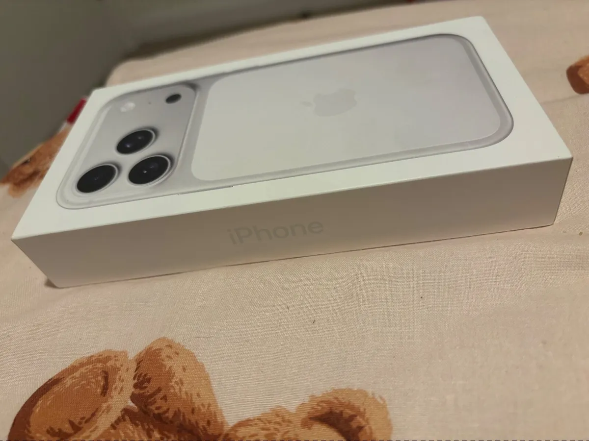 Iphone 17 Pro NEW - Image 2