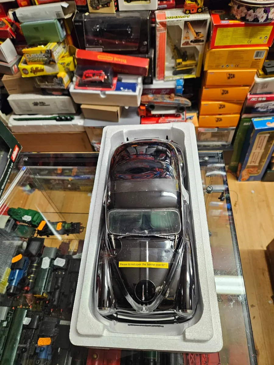 Corgi Sunstar Morris Minor 1:12 - Image 2