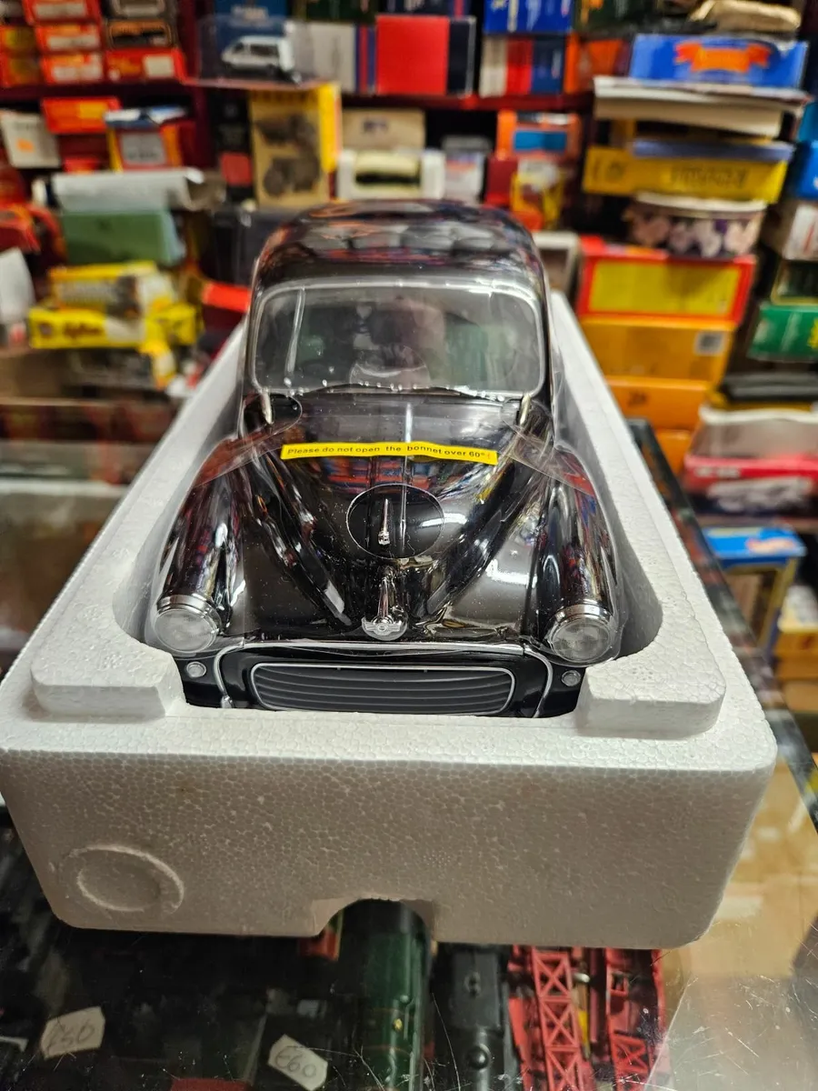 Corgi Sunstar Morris Minor 1:12 - Image 4