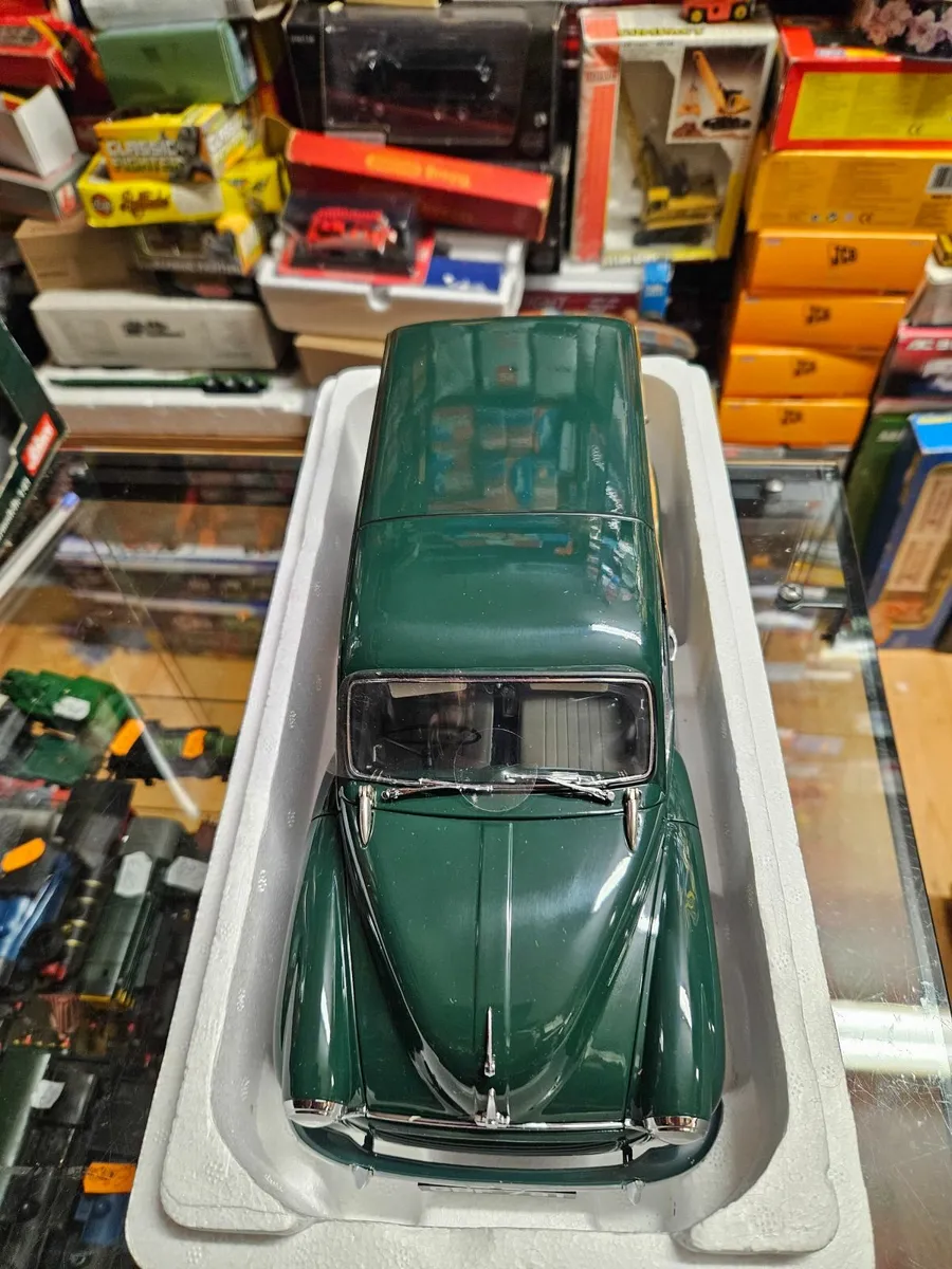 Corgi Sunstar Morris Minor 1:12 - Image 3