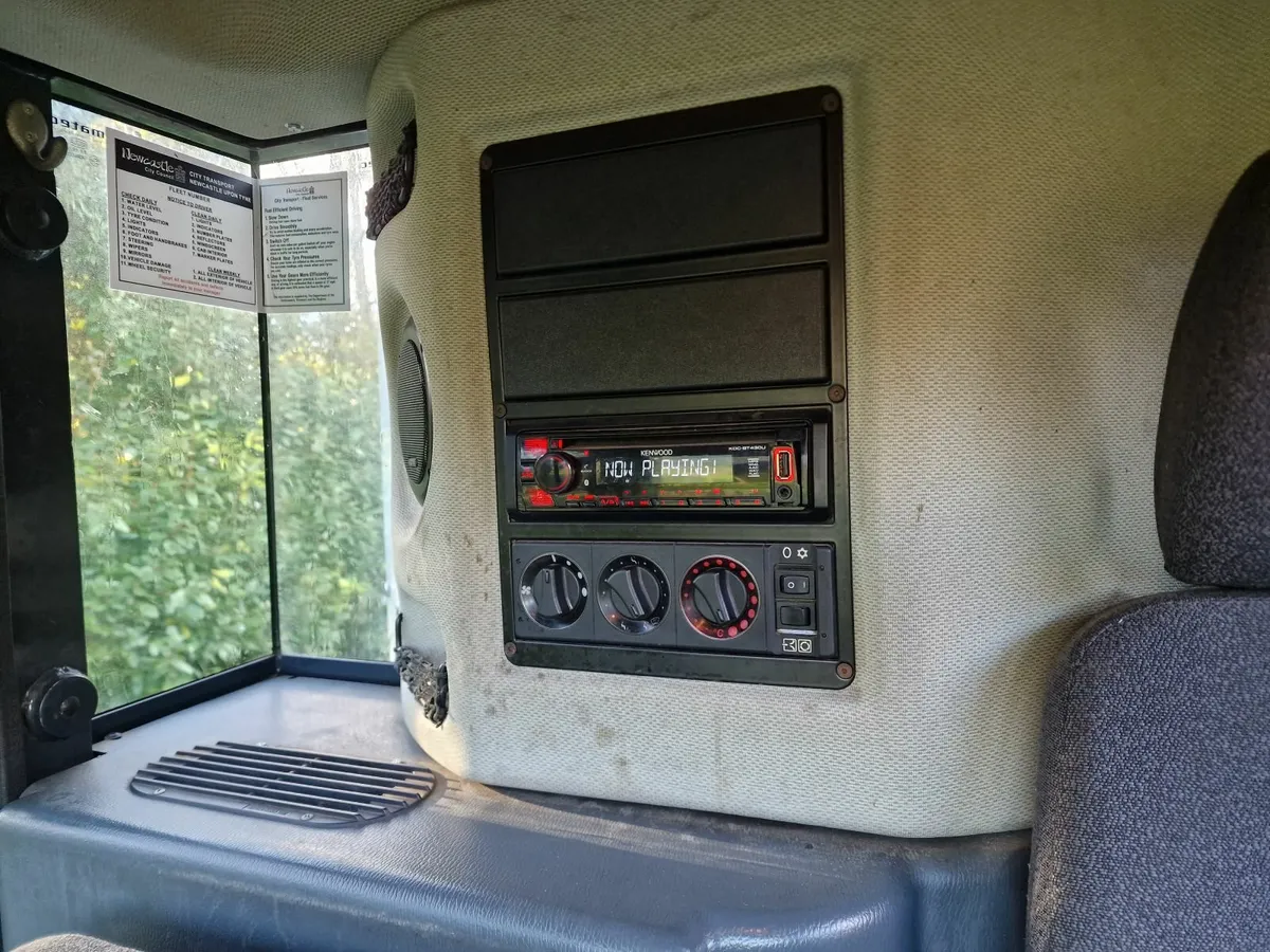 2019 Schmidt Swingo 200+ Roadsweeper Road Sweeper - Image 2