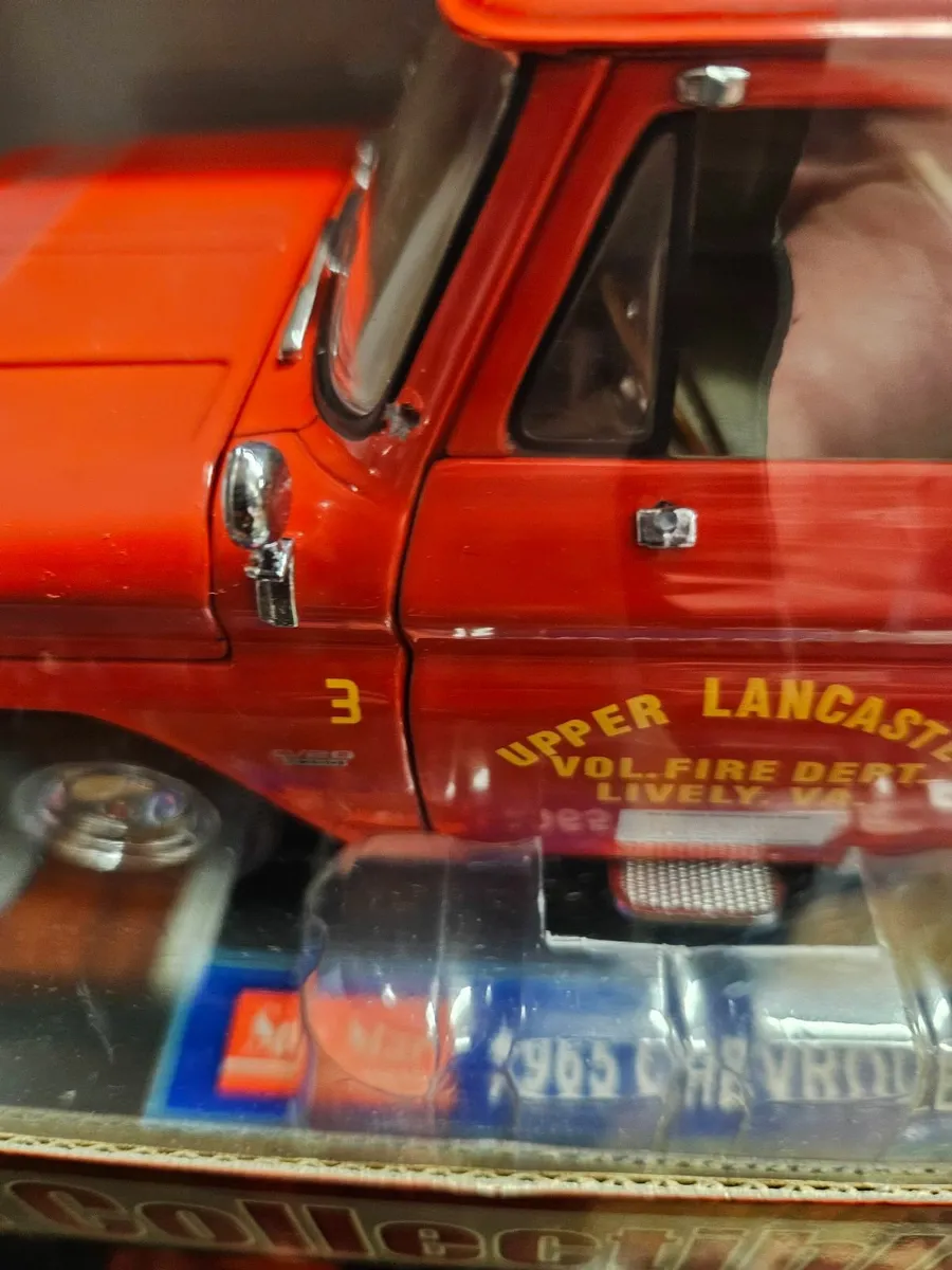 Corgi Sunstar Fire Engine 1:18 - Image 3