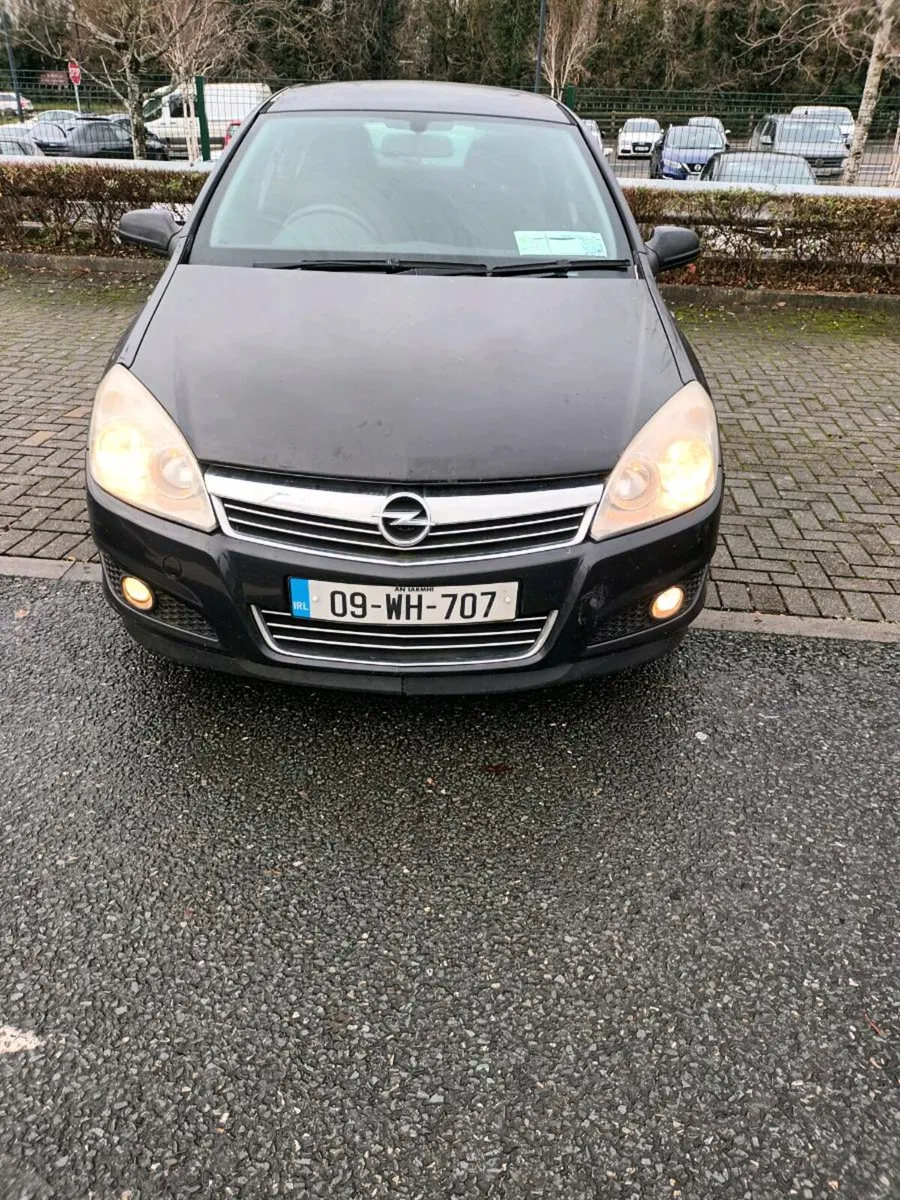 Opel astra 1,4 petrol nct 4/26 Tax7/26 178000miles - Image 3