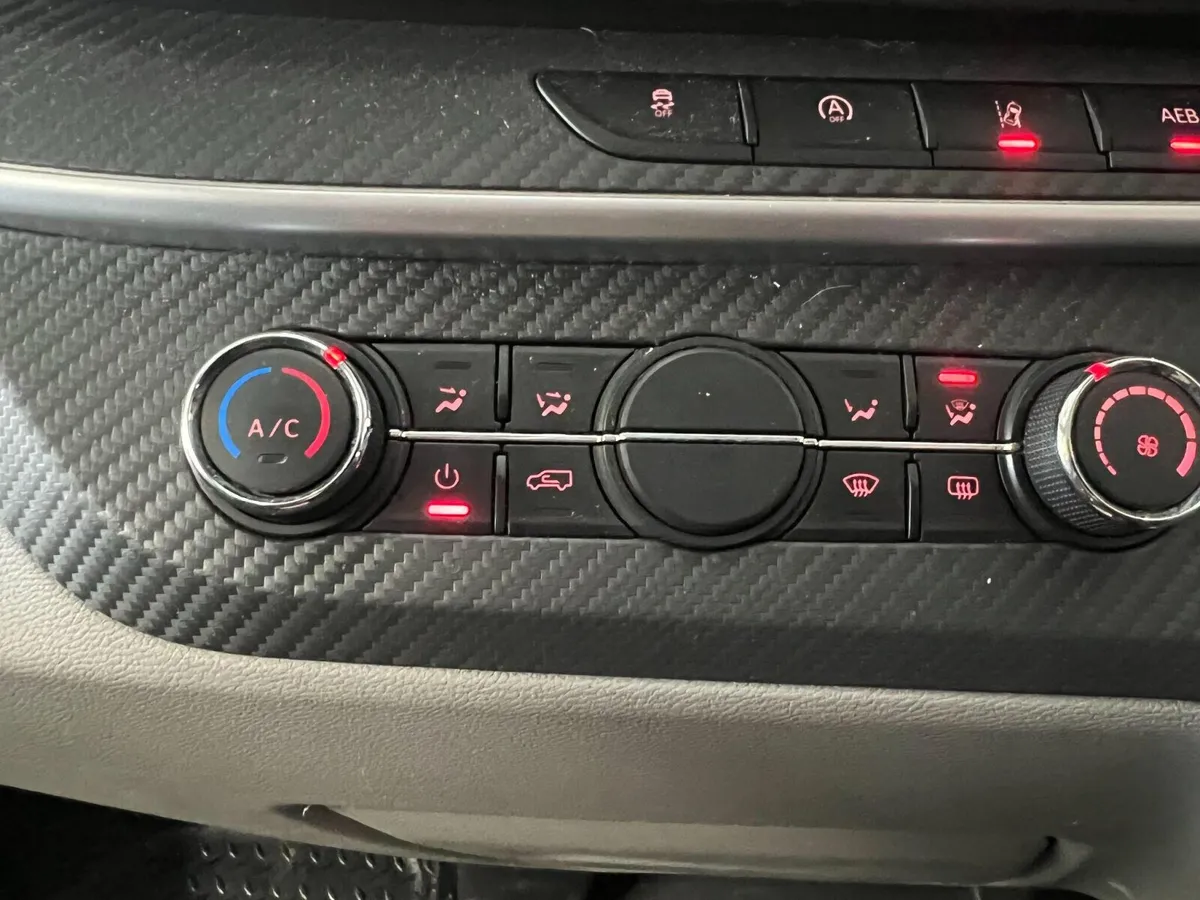 Maxus Deliver 9 2.0 D20 Chassis Cab 2dr Luton Van - Image 4