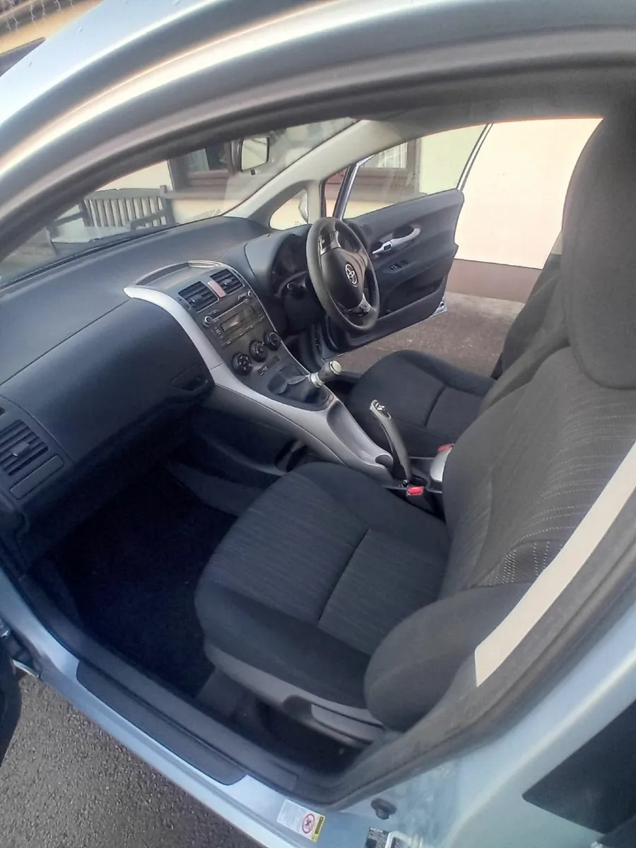Toyota Auris 2007 - Image 3