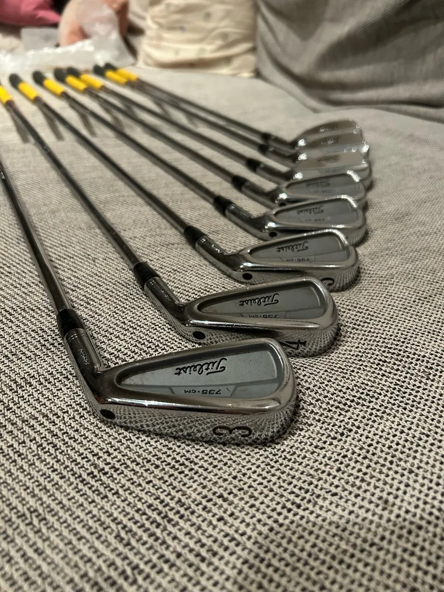 Titleist 735 CM / PW-3 iron - Image 1