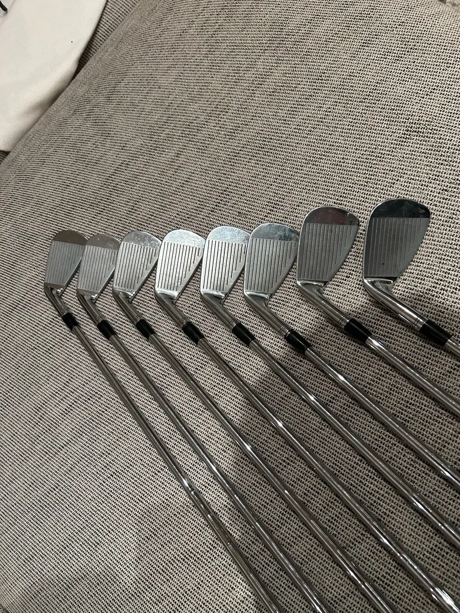 Titleist 735 CM / PW-3 iron - Image 3