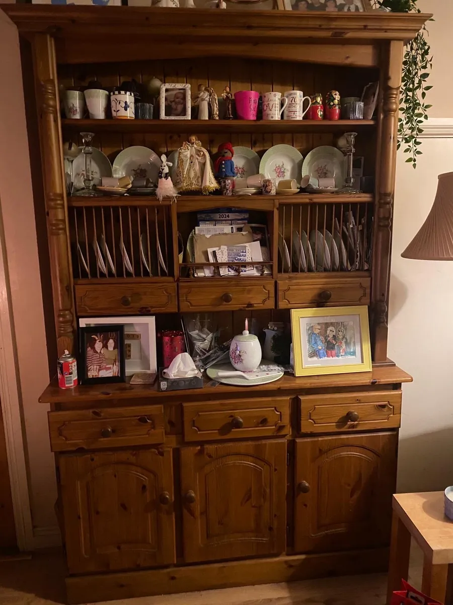 Dresser - Image 1