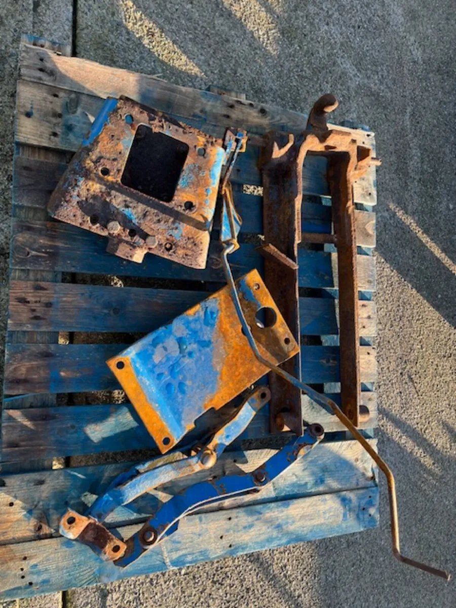 Ford Pickup Hitch suit Ford 4600 or 4000 - Image 2