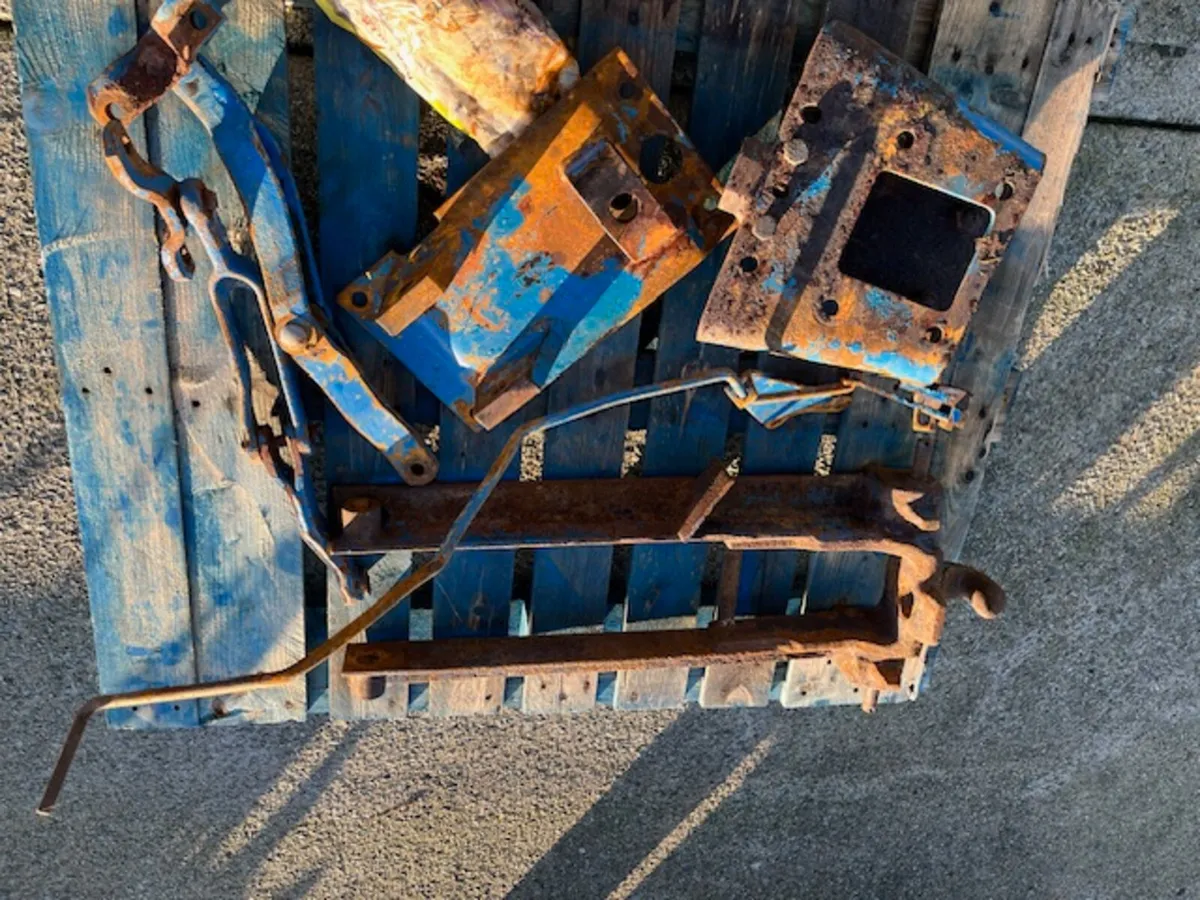 Ford Pickup Hitch suit Ford 4600 or 4000 - Image 4