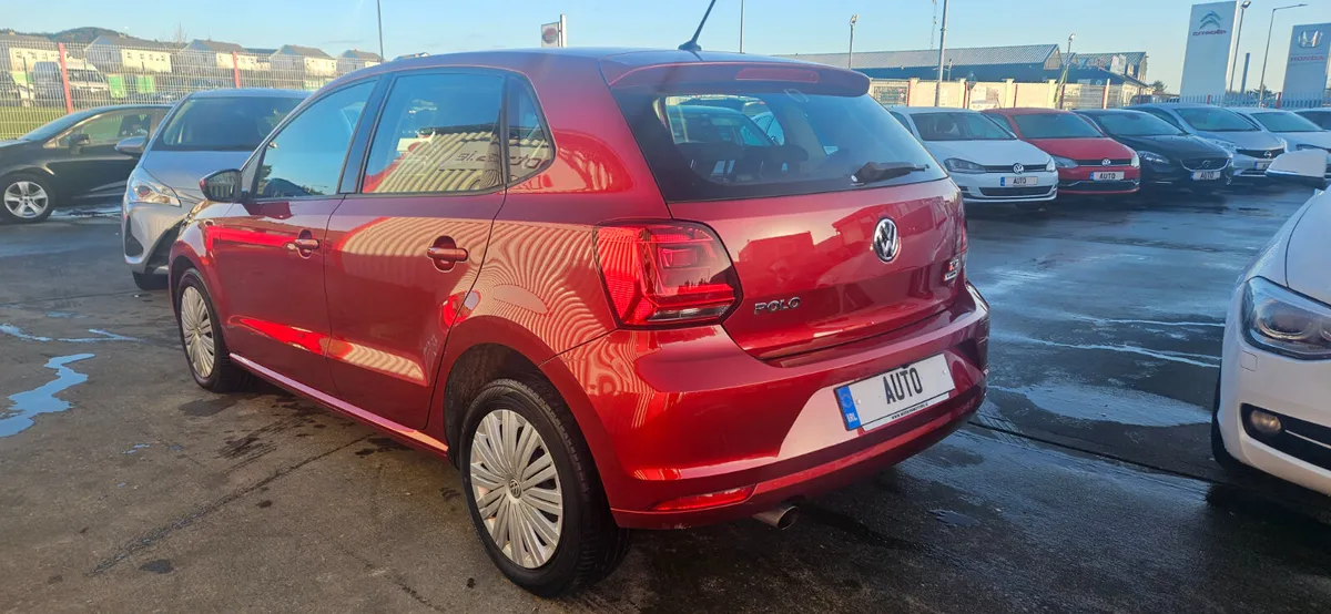 Volkswagen Polo auto 1.2 petrol comfort low kms - Image 3