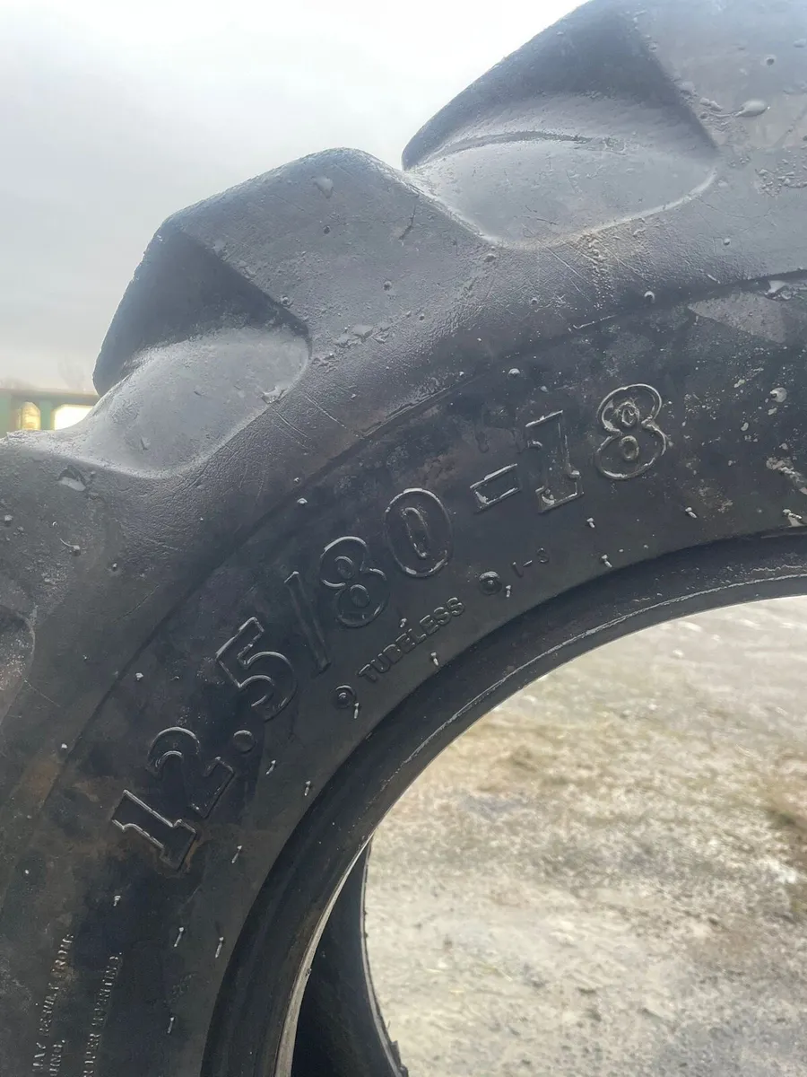 JCB 3cx Tyres - Image 4