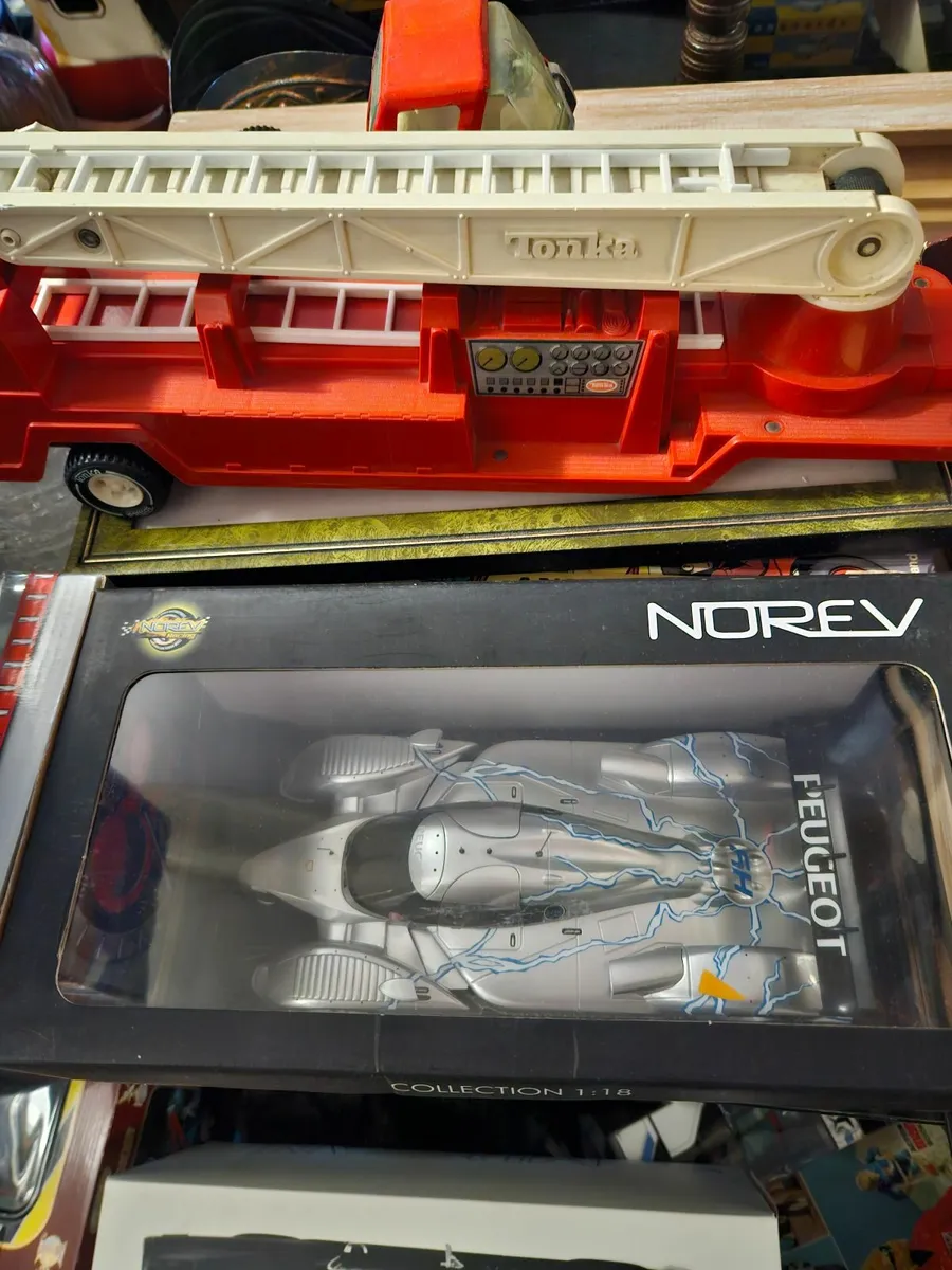 Corgi Norev Peugeot 908 1:18 - Image 2