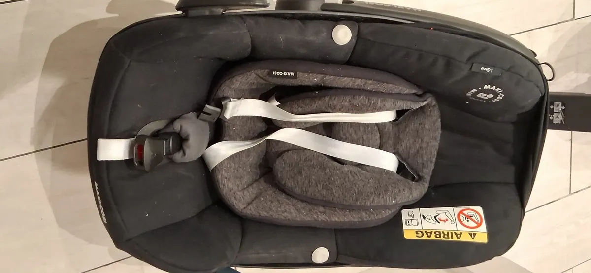 Maxi Cosi car seat and Isofix - Image 2